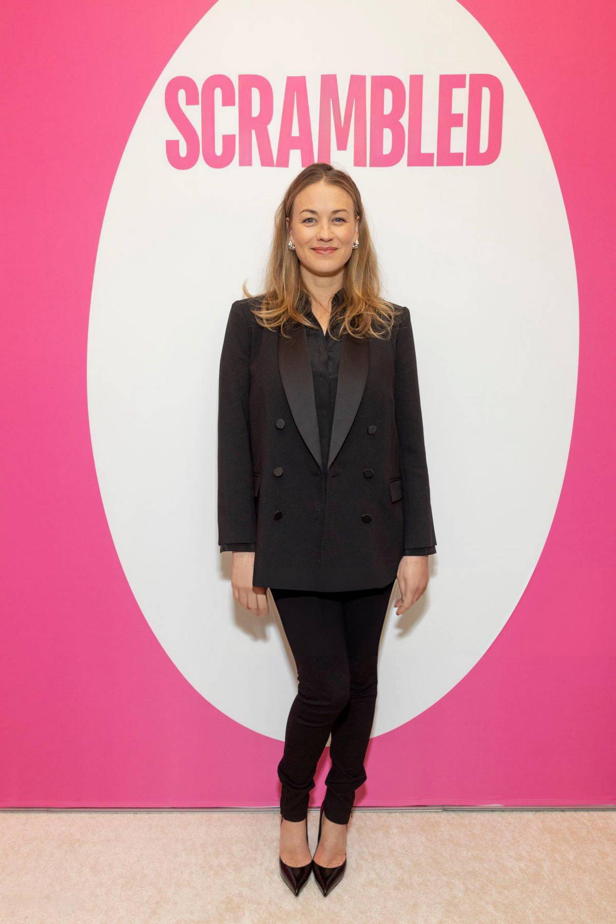 AS SEEN ON - Yvonne Strahovski