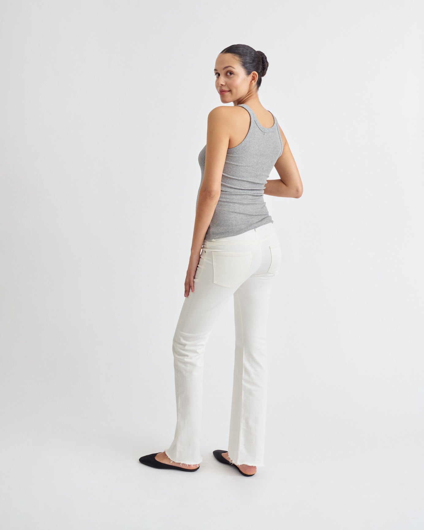 02 Flare Raw Hem - White - Ilouity