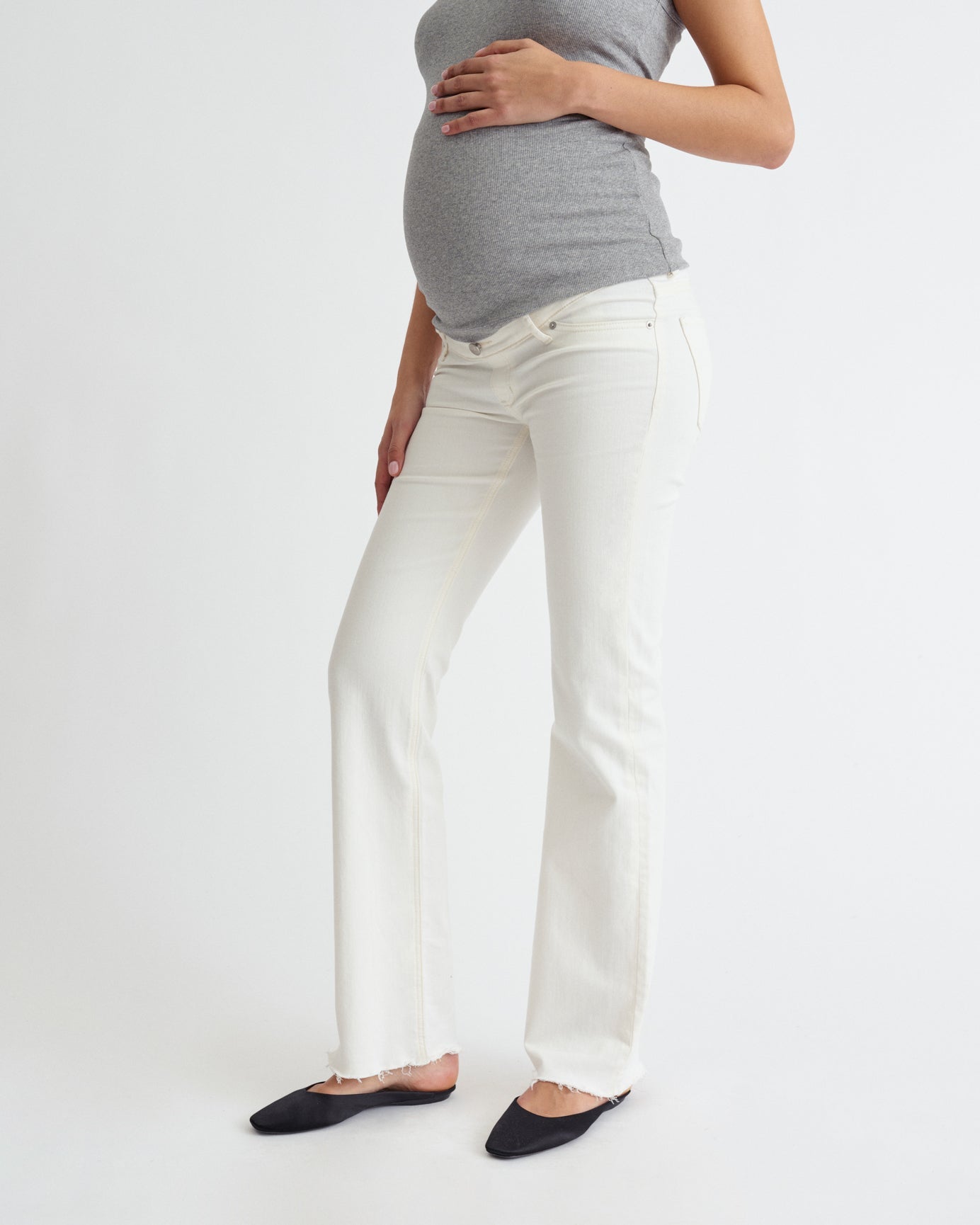 02 Flare Raw Hem - White - Ilouity