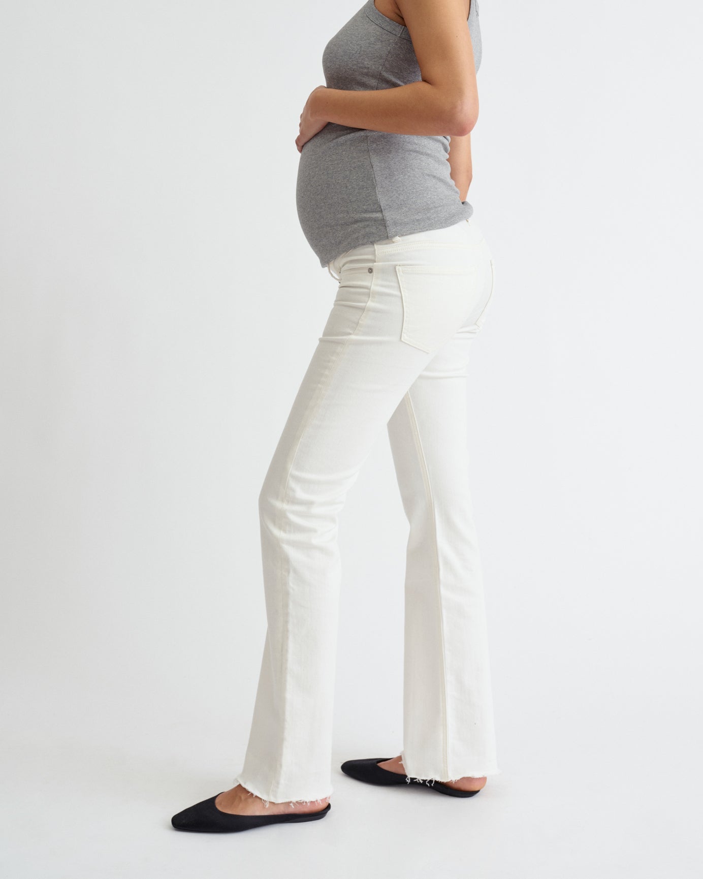 02 Flare Raw Hem - White - Ilouity