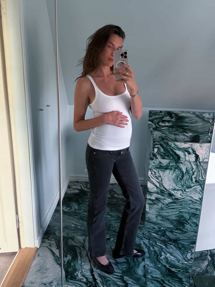 02 Flare Fit - Ecru White