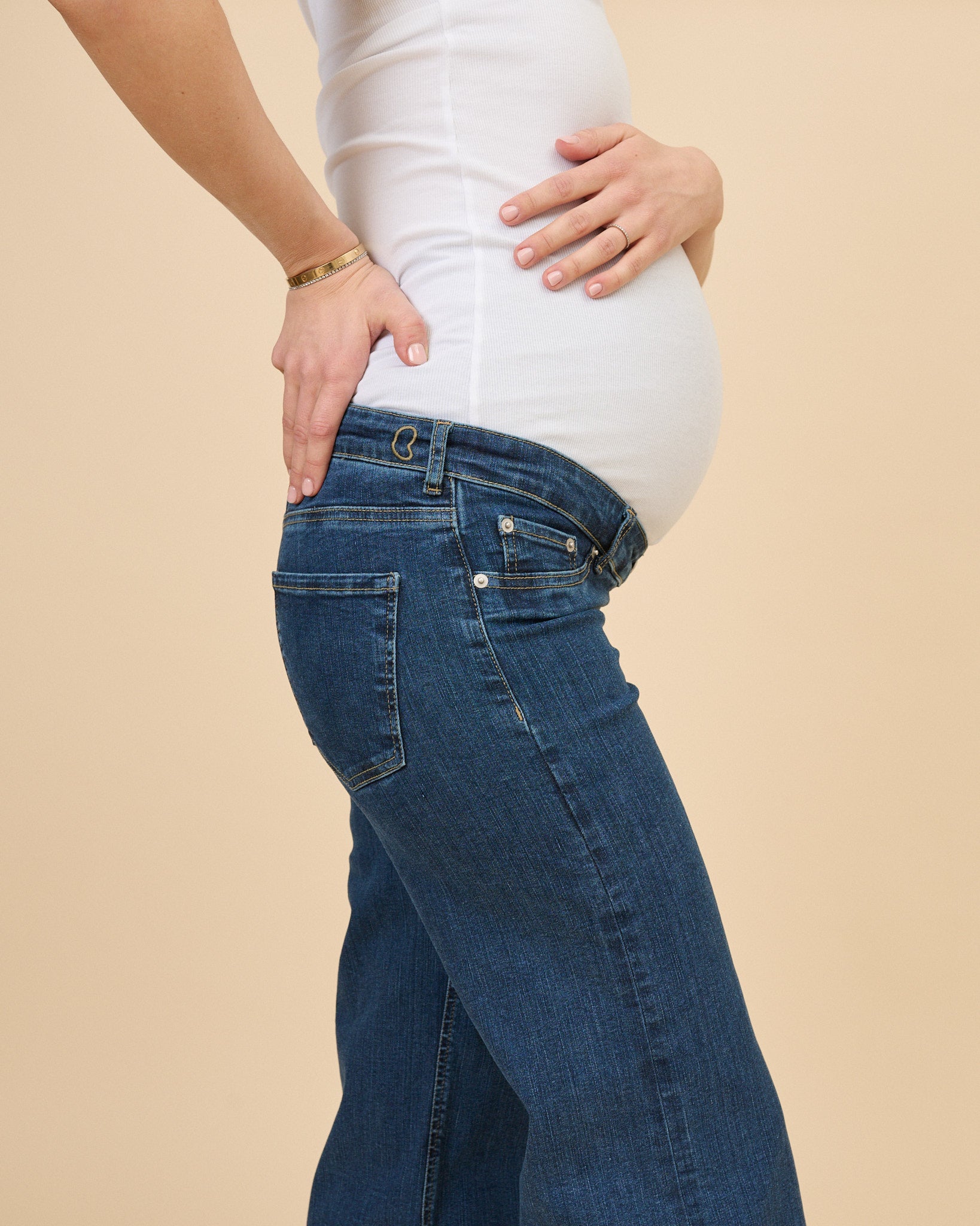 Wide leg pregnancy jeans in Dark blue, ATELIER MELON: Pregnancy wear,  reinvented.
